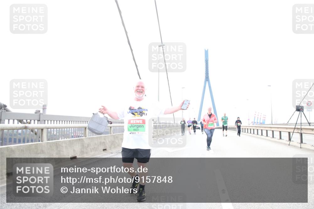 03.10.2025 - Köhlbrandbrückenlauf Jannik Wohlers http://msf.ph/oto/9157848 03.10.2025 16:10:11 Position 1 8538 meine-sportfotos.de