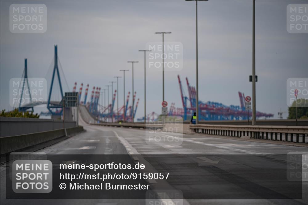 03.10.2025 - Köhlbrandbrückenlauf Michael Burmester http://msf.ph/oto/9159057 03.10.2025 14:52:06 Position 3  meine-sportfotos.de