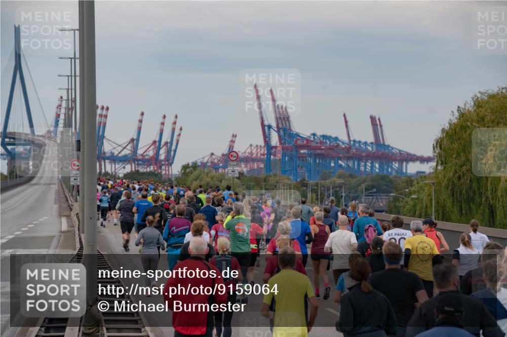 03.10.2025 - Köhlbrandbrückenlauf Michael Burmester http://msf.ph/oto/9159064 03.10.2025 15:23:06 Position 3  meine-sportfotos.de