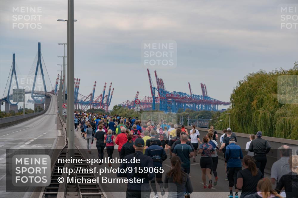 03.10.2025 - Köhlbrandbrückenlauf Michael Burmester http://msf.ph/oto/9159065 03.10.2025 15:23:12 Position 3 7737 meine-sportfotos.de