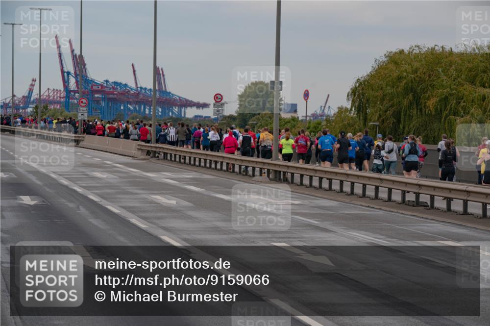03.10.2025 - Köhlbrandbrückenlauf Michael Burmester http://msf.ph/oto/9159066 03.10.2025 15:24:08 Position 3 12, 5 meine-sportfotos.de