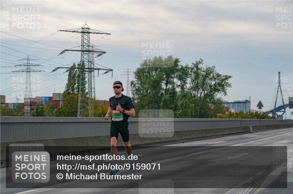 03.10.2025 - Köhlbrandbrückenlauf Michael Burmester http://msf.ph/oto/9159071 03.10.2025 15:34:13 Position 3 9144 meine-sportfotos.de