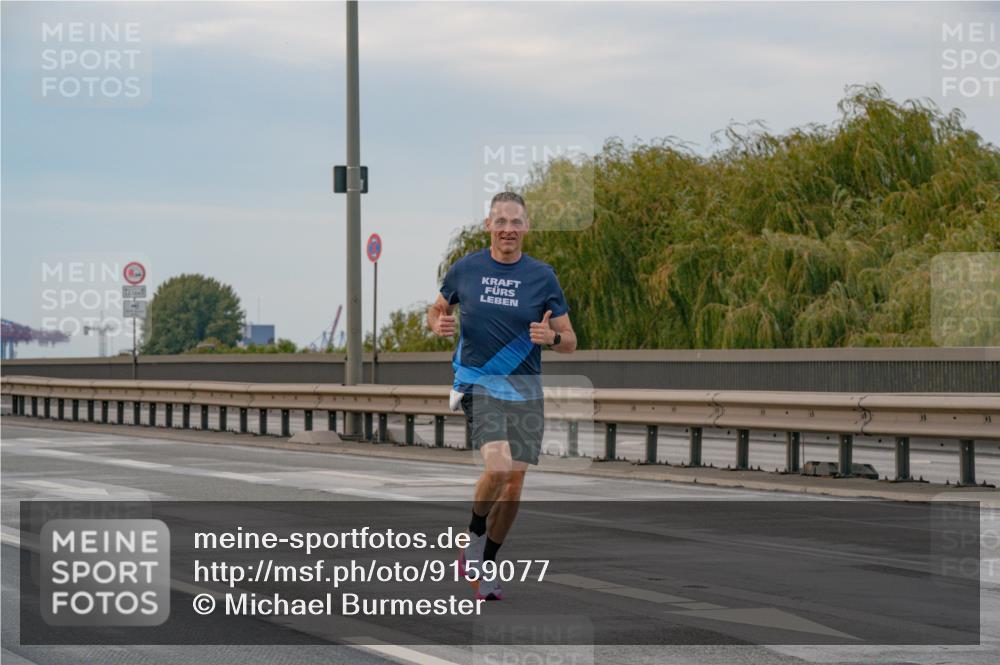 03.10.2025 - Köhlbrandbrückenlauf Michael Burmester http://msf.ph/oto/9159077 03.10.2025 15:35:45 Position 3  meine-sportfotos.de