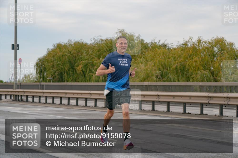 03.10.2025 - Köhlbrandbrückenlauf Michael Burmester http://msf.ph/oto/9159078 03.10.2025 15:35:46 Position 3  meine-sportfotos.de