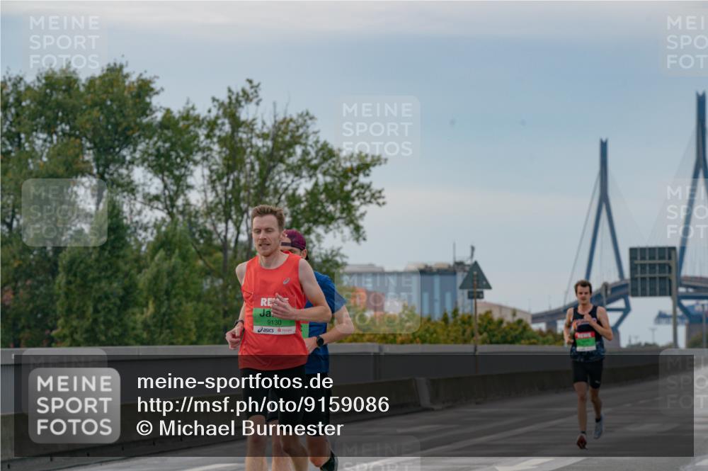 03.10.2025 - Köhlbrandbrückenlauf Michael Burmester http://msf.ph/oto/9159086 03.10.2025 15:36:37 Position 3 9130 meine-sportfotos.de