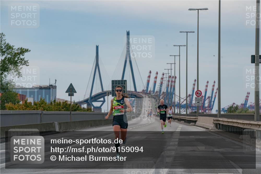 03.10.2025 - Köhlbrandbrückenlauf Michael Burmester http://msf.ph/oto/9159094 03.10.2025 15:36:56 Position 3 12, 5 meine-sportfotos.de