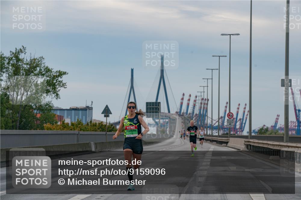 03.10.2025 - Köhlbrandbrückenlauf Michael Burmester http://msf.ph/oto/9159096 03.10.2025 15:36:58 Position 3 7034, 12 meine-sportfotos.de