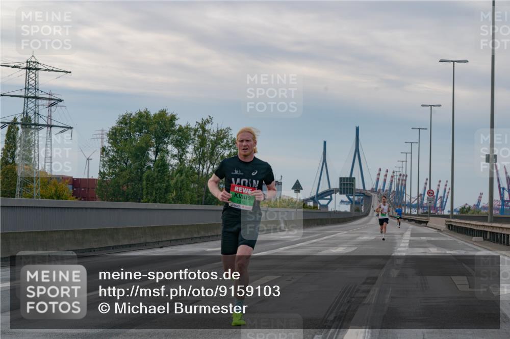 03.10.2025 - Köhlbrandbrückenlauf Michael Burmester http://msf.ph/oto/9159103 03.10.2025 15:37:09 Position 3 7015 meine-sportfotos.de