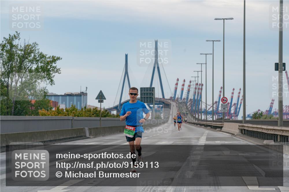 03.10.2025 - Köhlbrandbrückenlauf Michael Burmester http://msf.ph/oto/9159113 03.10.2025 15:37:26 Position 3 12, 5 meine-sportfotos.de