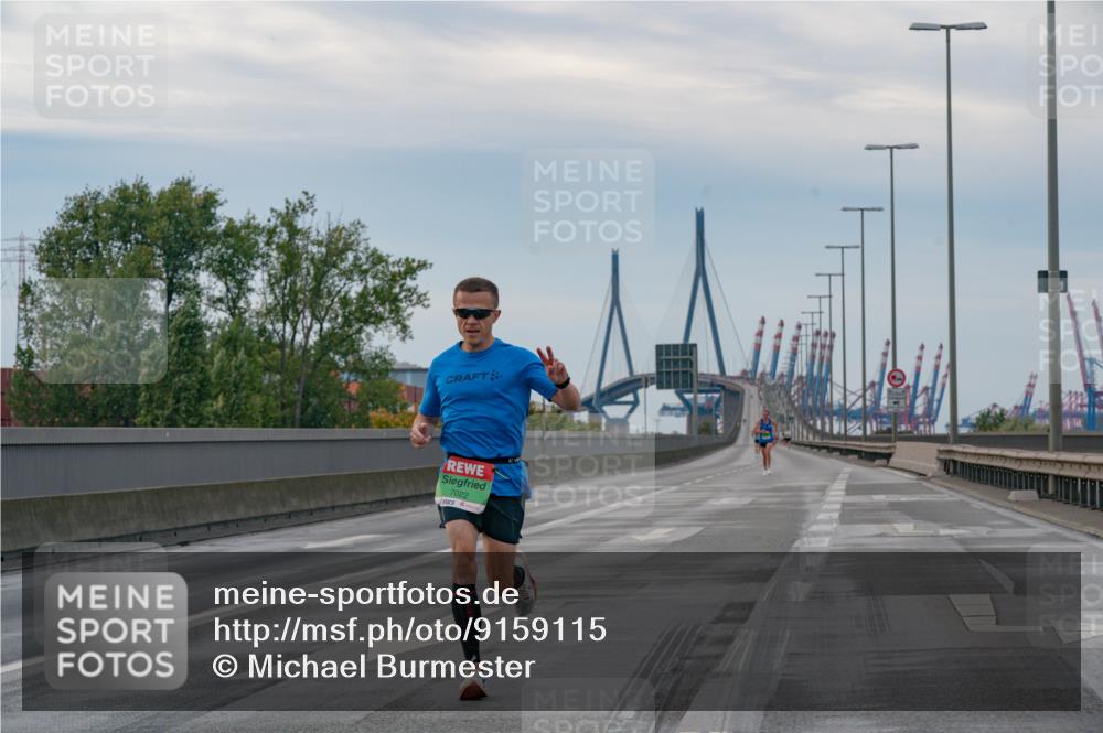 03.10.2025 - Köhlbrandbrückenlauf Michael Burmester http://msf.ph/oto/9159115 03.10.2025 15:37:28 Position 3 7022 meine-sportfotos.de