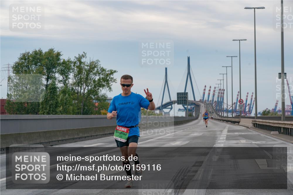03.10.2025 - Köhlbrandbrückenlauf Michael Burmester http://msf.ph/oto/9159116 03.10.2025 15:37:28 Position 3 7022 meine-sportfotos.de