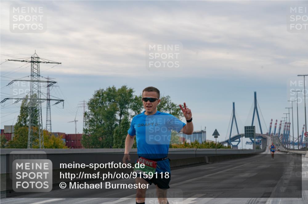 03.10.2025 - Köhlbrandbrückenlauf Michael Burmester http://msf.ph/oto/9159118 03.10.2025 15:37:29 Position 3 7022 meine-sportfotos.de