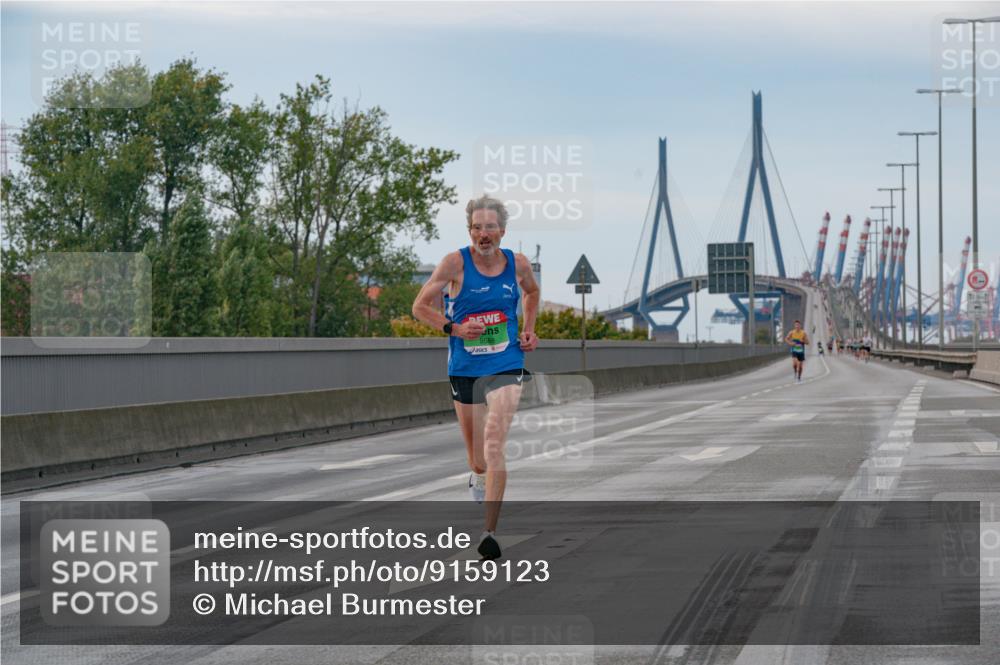 03.10.2025 - Köhlbrandbrückenlauf Michael Burmester http://msf.ph/oto/9159123 03.10.2025 15:37:45 Position 3 12, 5 meine-sportfotos.de