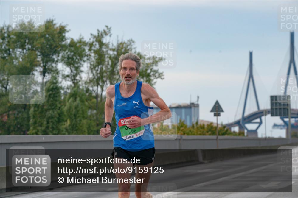 03.10.2025 - Köhlbrandbrückenlauf Michael Burmester http://msf.ph/oto/9159125 03.10.2025 15:37:46 Position 3 9588 meine-sportfotos.de