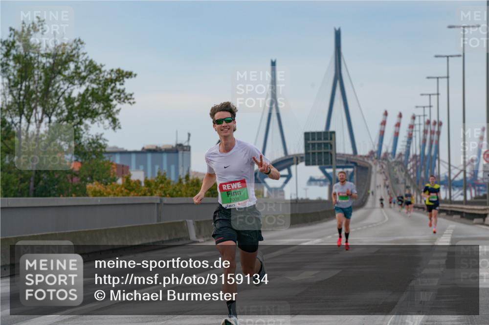 03.10.2025 - Köhlbrandbrückenlauf Michael Burmester http://msf.ph/oto/9159134 03.10.2025 15:38:35 Position 3 7009 meine-sportfotos.de