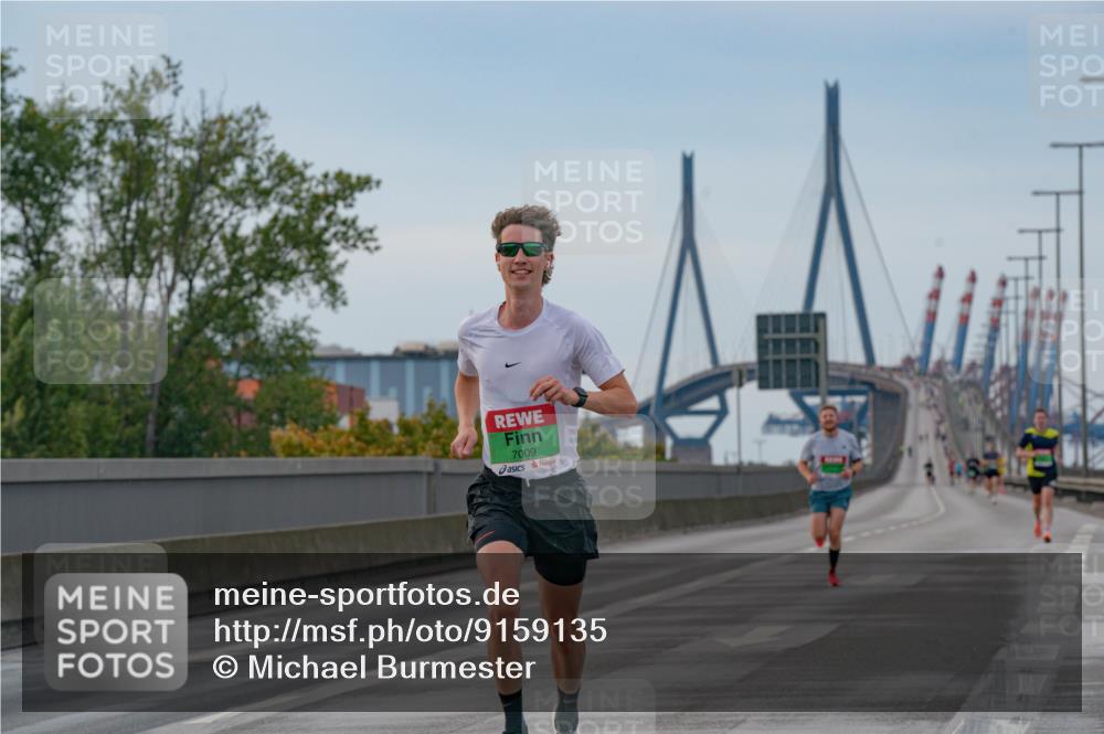 03.10.2025 - Köhlbrandbrückenlauf Michael Burmester http://msf.ph/oto/9159135 03.10.2025 15:38:36 Position 3 7009 meine-sportfotos.de