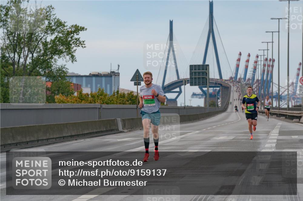 03.10.2025 - Köhlbrandbrückenlauf Michael Burmester http://msf.ph/oto/9159137 03.10.2025 15:38:42 Position 3  meine-sportfotos.de