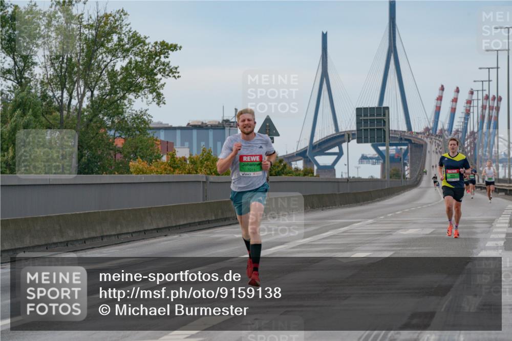 03.10.2025 - Köhlbrandbrückenlauf Michael Burmester http://msf.ph/oto/9159138 03.10.2025 15:38:43 Position 3 7011 meine-sportfotos.de