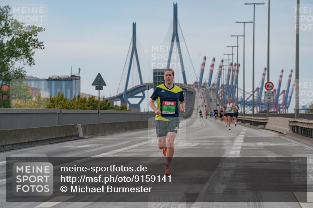 03.10.2025 - Köhlbrandbrückenlauf Michael Burmester http://msf.ph/oto/9159141 03.10.2025 15:38:48 Position 3 9662, 12, 5 meine-sportfotos.de