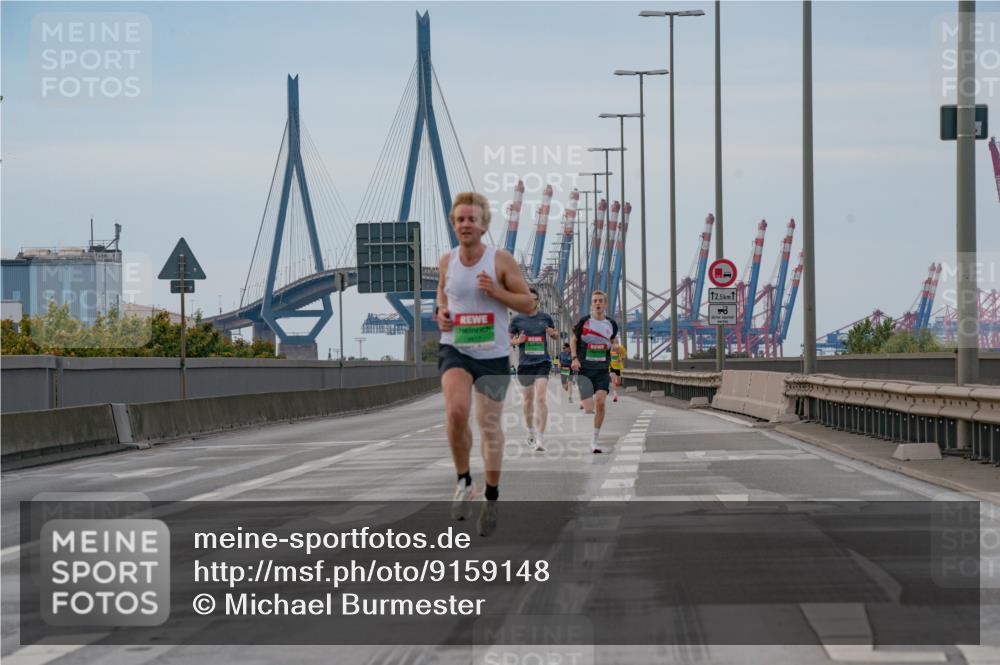 03.10.2025 - Köhlbrandbrückenlauf Michael Burmester http://msf.ph/oto/9159148 03.10.2025 15:39:06 Position 3 12, 5 meine-sportfotos.de