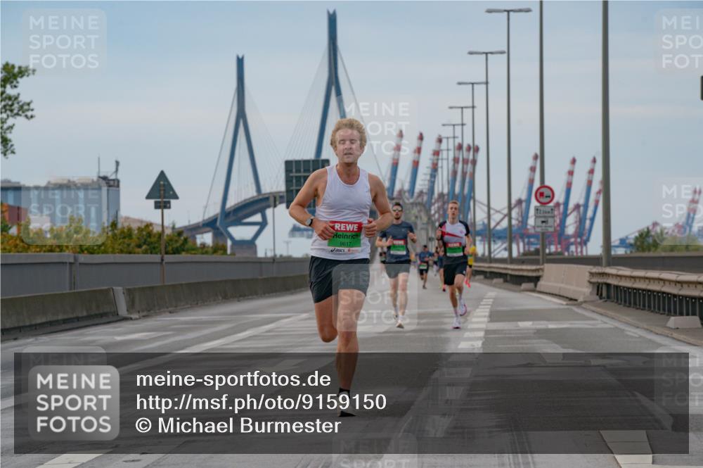 03.10.2025 - Köhlbrandbrückenlauf Michael Burmester http://msf.ph/oto/9159150 03.10.2025 15:39:07 Position 3 9617 meine-sportfotos.de