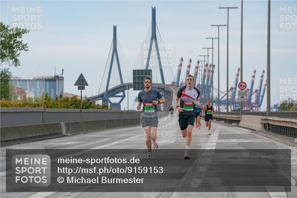 03.10.2025 - Köhlbrandbrückenlauf Michael Burmester http://msf.ph/oto/9159153 03.10.2025 15:39:12 Position 3 12, 5 meine-sportfotos.de