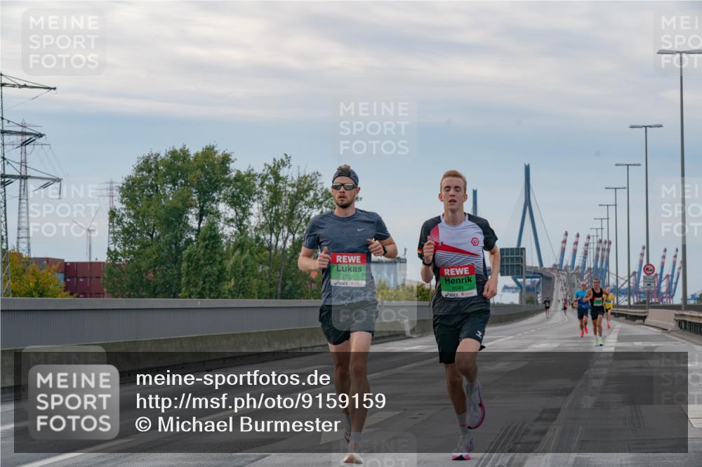 03.10.2025 - Köhlbrandbrückenlauf Michael Burmester http://msf.ph/oto/9159159 03.10.2025 15:39:18 Position 3 7021, 9041 meine-sportfotos.de