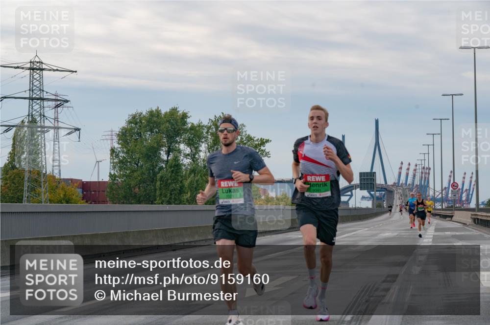 03.10.2025 - Köhlbrandbrückenlauf Michael Burmester http://msf.ph/oto/9159160 03.10.2025 15:39:18 Position 3 7021, 9041, 1 meine-sportfotos.de
