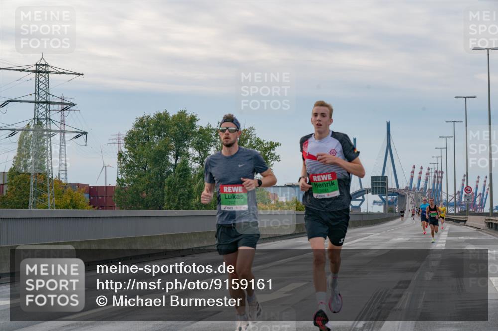 03.10.2025 - Köhlbrandbrückenlauf Michael Burmester http://msf.ph/oto/9159161 03.10.2025 15:39:18 Position 3 7021, 9041 meine-sportfotos.de
