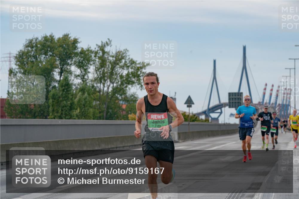 03.10.2025 - Köhlbrandbrückenlauf Michael Burmester http://msf.ph/oto/9159167 03.10.2025 15:39:27 Position 3 7066 meine-sportfotos.de