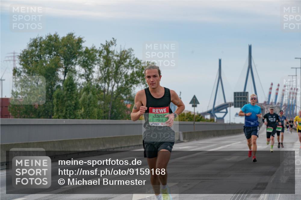 03.10.2025 - Köhlbrandbrückenlauf Michael Burmester http://msf.ph/oto/9159168 03.10.2025 15:39:27 Position 3 7066 meine-sportfotos.de