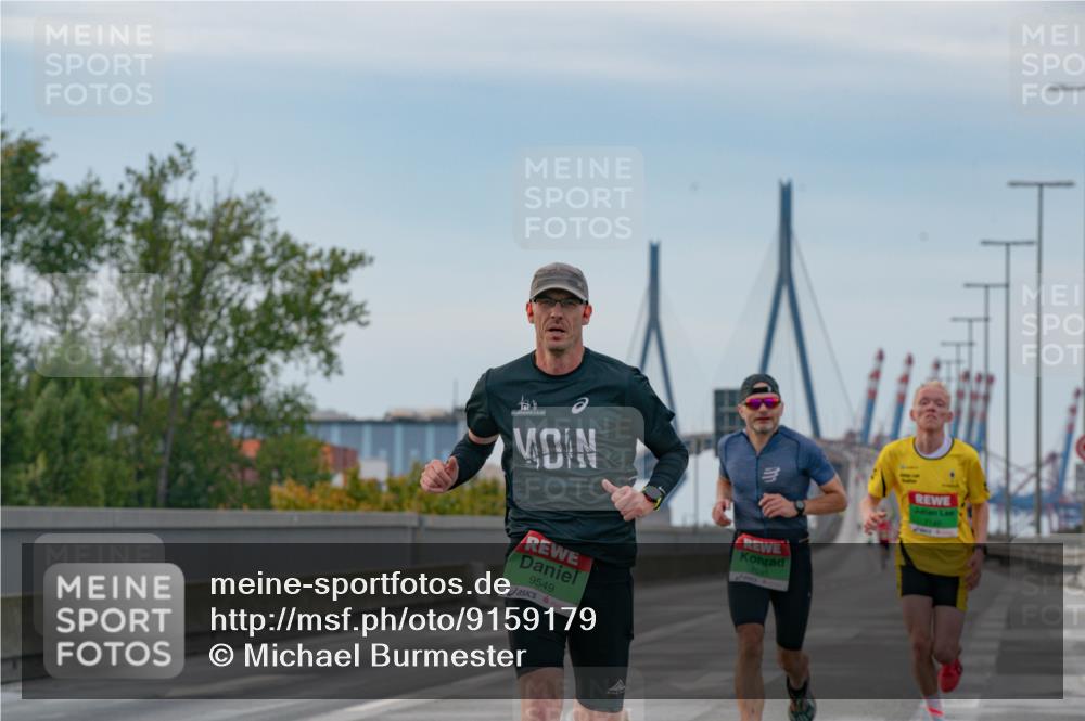03.10.2025 - Köhlbrandbrückenlauf Michael Burmester http://msf.ph/oto/9159179 03.10.2025 15:39:35 Position 3 9549, 7045, 6 meine-sportfotos.de