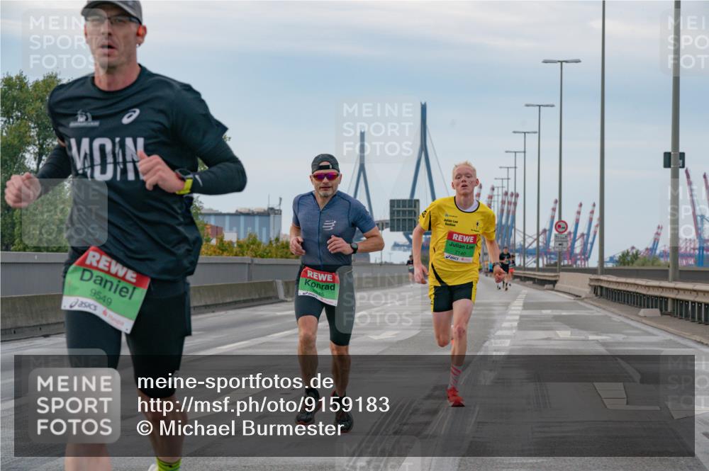 03.10.2025 - Köhlbrandbrückenlauf Michael Burmester http://msf.ph/oto/9159183 03.10.2025 15:39:37 Position 3 9549, 45, 7140 meine-sportfotos.de