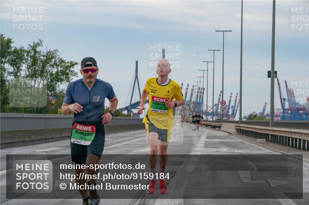 03.10.2025 - Köhlbrandbrückenlauf Michael Burmester http://msf.ph/oto/9159184 03.10.2025 15:39:38 Position 3 7045, 7140 meine-sportfotos.de