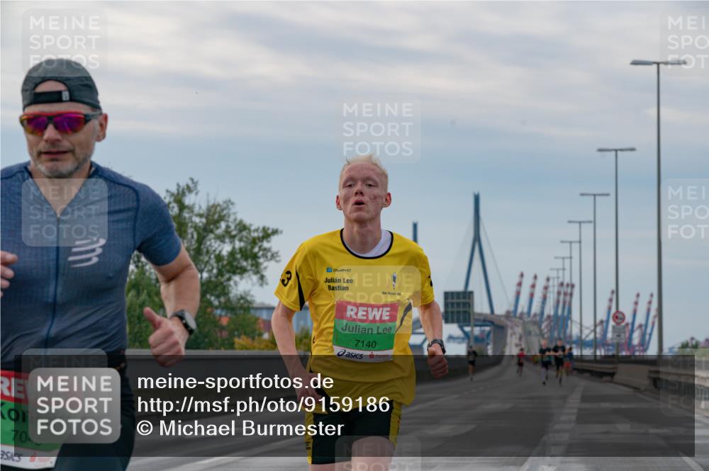 03.10.2025 - Köhlbrandbrückenlauf Michael Burmester http://msf.ph/oto/9159186 03.10.2025 15:39:39 Position 3 7045, 7140 meine-sportfotos.de