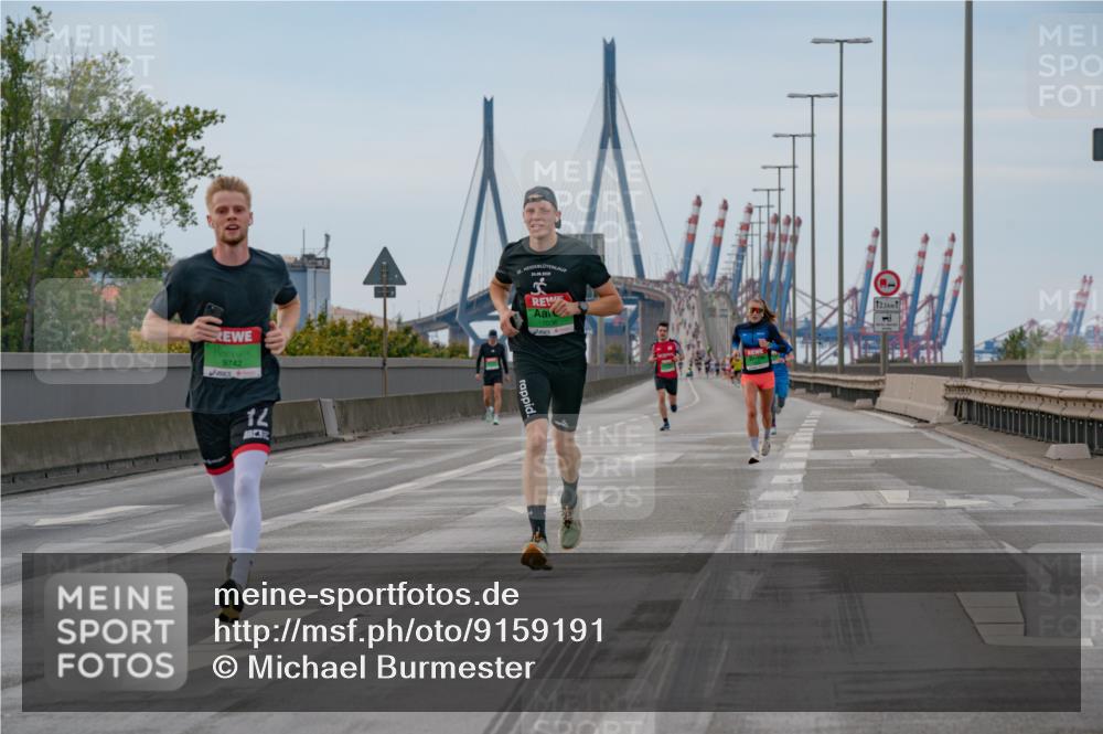 03.10.2025 - Köhlbrandbrückenlauf Michael Burmester http://msf.ph/oto/9159191 03.10.2025 15:39:58 Position 3 9742, 12, 7036, 12, 5 meine-sportfotos.de