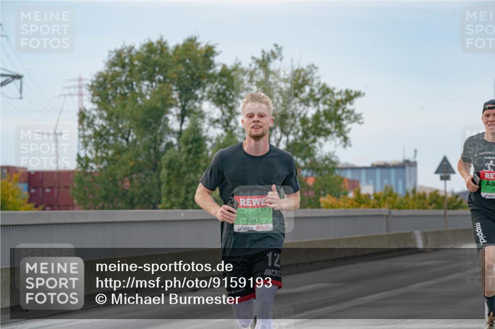 03.10.2025 - Köhlbrandbrückenlauf Michael Burmester http://msf.ph/oto/9159193 03.10.2025 15:39:59 Position 3 9742, 12, 12, 24, 08, 203, 70 meine-sportfotos.de