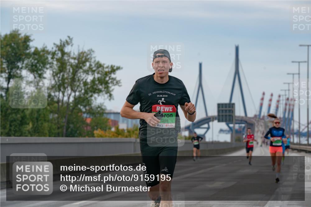 03.10.2025 - Köhlbrandbrückenlauf Michael Burmester http://msf.ph/oto/9159195 03.10.2025 15:40:00 Position 3 32, 24, 08, 2019, 7036 meine-sportfotos.de