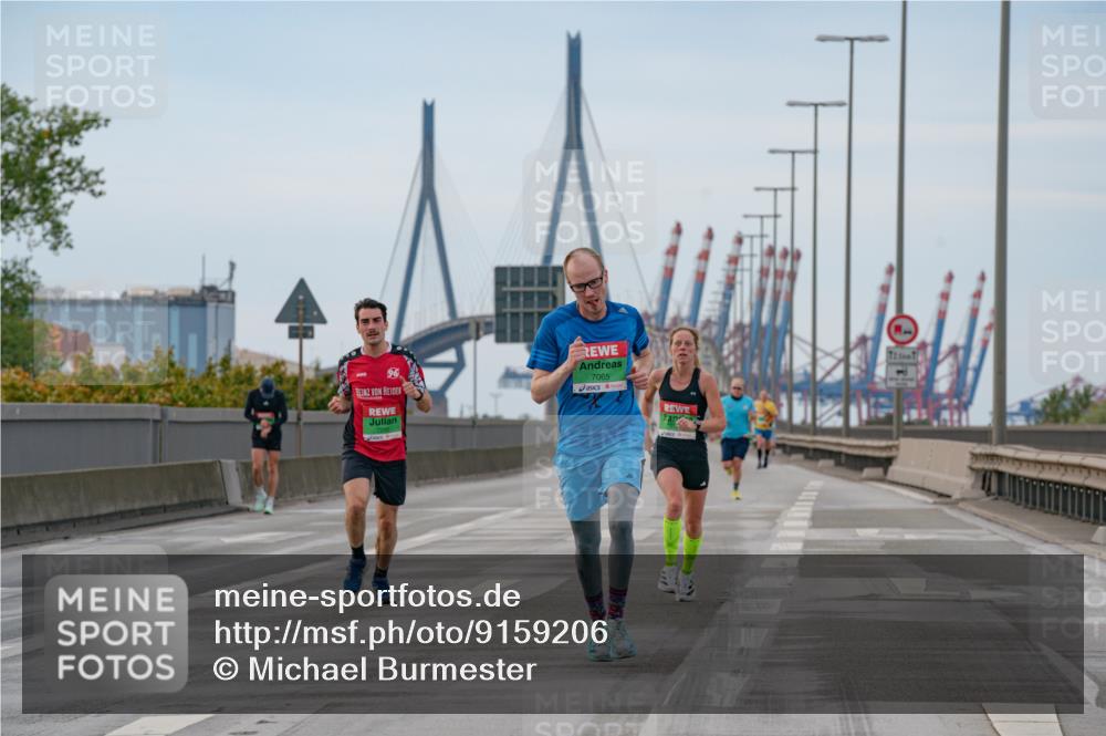 03.10.2025 - Köhlbrandbrückenlauf Michael Burmester http://msf.ph/oto/9159206 03.10.2025 15:40:10 Position 3 96, 7065 meine-sportfotos.de