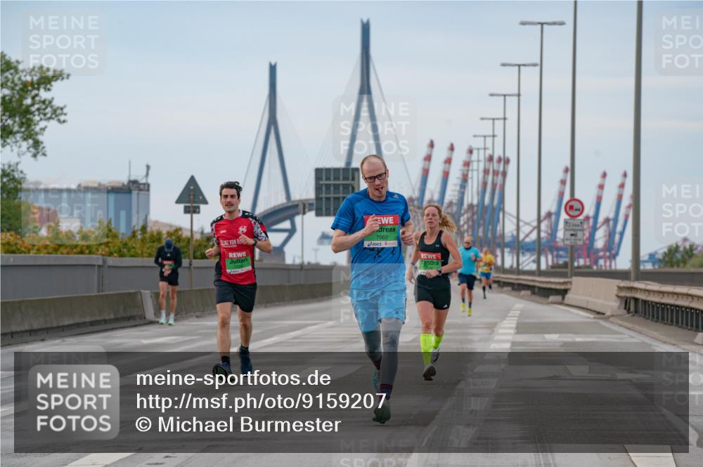 03.10.2025 - Köhlbrandbrückenlauf Michael Burmester http://msf.ph/oto/9159207 03.10.2025 15:40:10 Position 3 96, 7065 meine-sportfotos.de