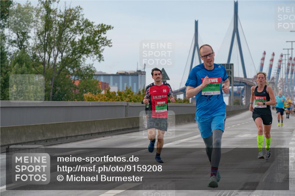 03.10.2025 - Köhlbrandbrückenlauf Michael Burmester http://msf.ph/oto/9159208 03.10.2025 15:40:11 Position 3 96, 7250, 7065 meine-sportfotos.de