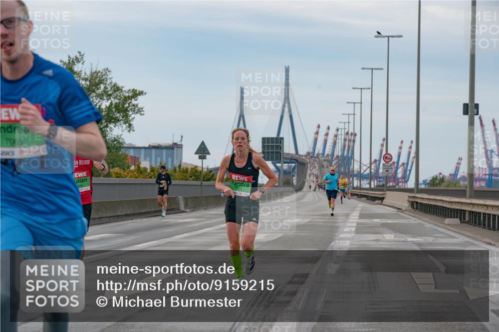 03.10.2025 - Köhlbrandbrückenlauf Michael Burmester http://msf.ph/oto/9159215 03.10.2025 15:40:14 Position 3 7065, 250, 9564 meine-sportfotos.de