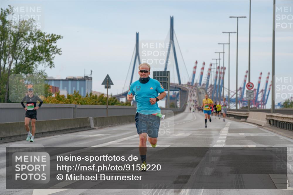 03.10.2025 - Köhlbrandbrückenlauf Michael Burmester http://msf.ph/oto/9159220 03.10.2025 15:40:25 Position 3  meine-sportfotos.de