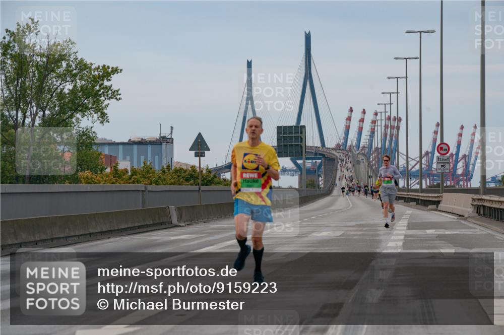 03.10.2025 - Köhlbrandbrückenlauf Michael Burmester http://msf.ph/oto/9159223 03.10.2025 15:40:37 Position 3 12, 5, 8 meine-sportfotos.de