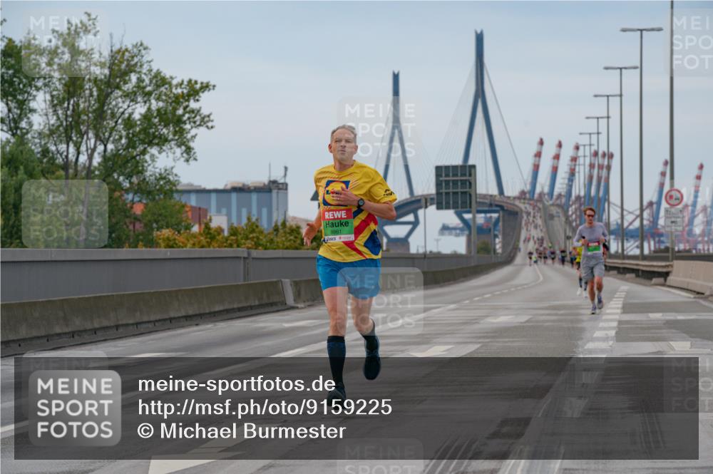 03.10.2025 - Köhlbrandbrückenlauf Michael Burmester http://msf.ph/oto/9159225 03.10.2025 15:40:38 Position 3 8861 meine-sportfotos.de