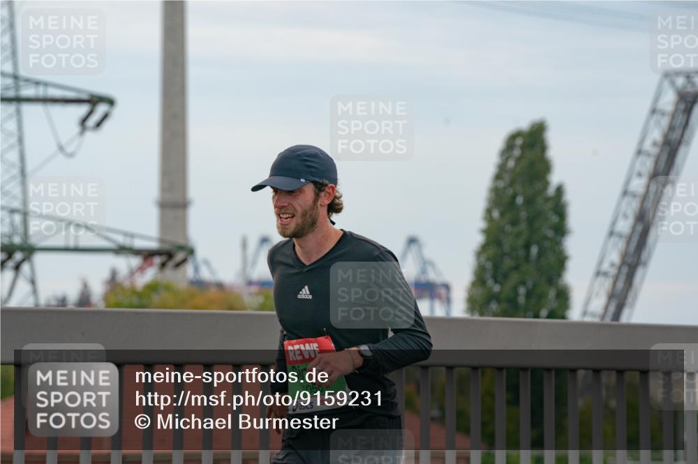 03.10.2025 - Köhlbrandbrückenlauf Michael Burmester http://msf.ph/oto/9159231 03.10.2025 15:40:44 Position 3 1050 meine-sportfotos.de