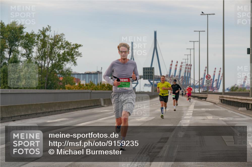 03.10.2025 - Köhlbrandbrückenlauf Michael Burmester http://msf.ph/oto/9159235 03.10.2025 15:40:50 Position 3 9663 meine-sportfotos.de