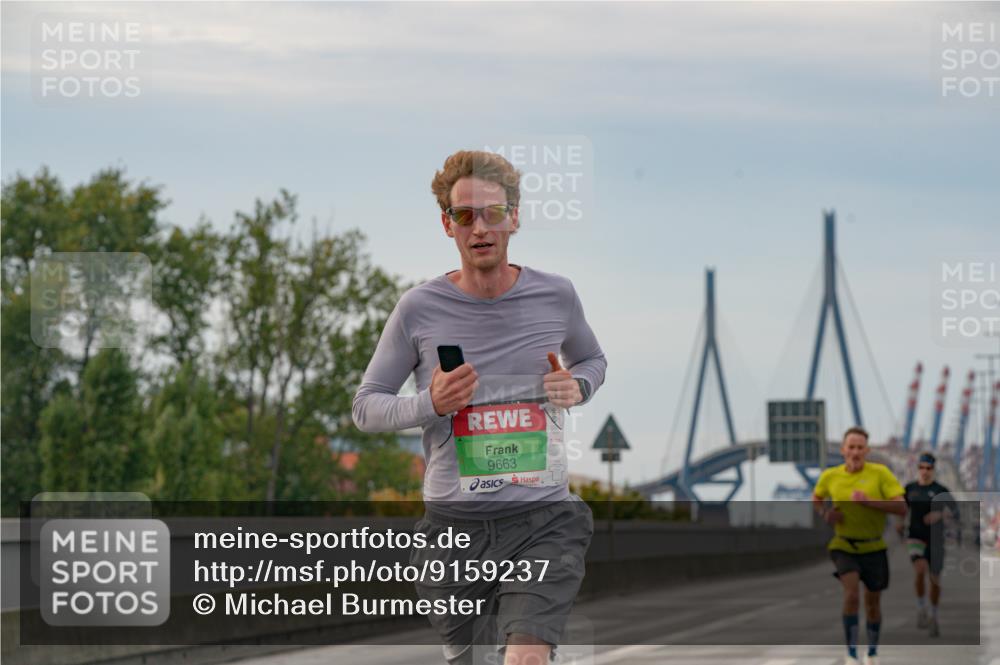 03.10.2025 - Köhlbrandbrückenlauf Michael Burmester http://msf.ph/oto/9159237 03.10.2025 15:40:51 Position 3 9663 meine-sportfotos.de
