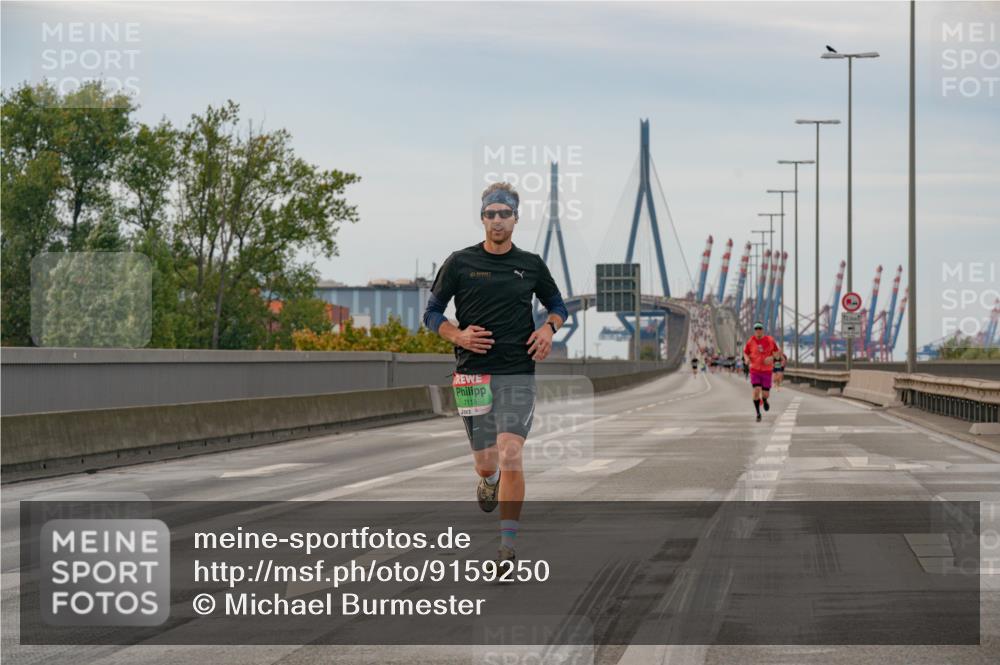 03.10.2025 - Köhlbrandbrückenlauf Michael Burmester http://msf.ph/oto/9159250 03.10.2025 15:40:59 Position 3 7118 meine-sportfotos.de