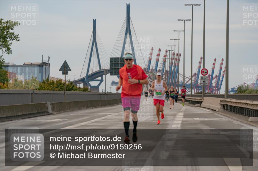 03.10.2025 - Köhlbrandbrückenlauf Michael Burmester http://msf.ph/oto/9159256 03.10.2025 15:41:09 Position 3 12, 5 meine-sportfotos.de